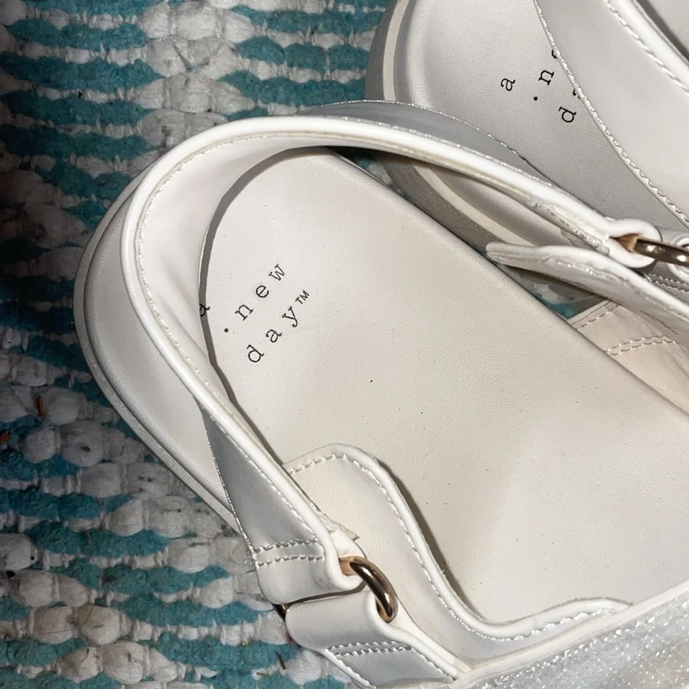 a new day Gold Sandals Modern Minimalist Design